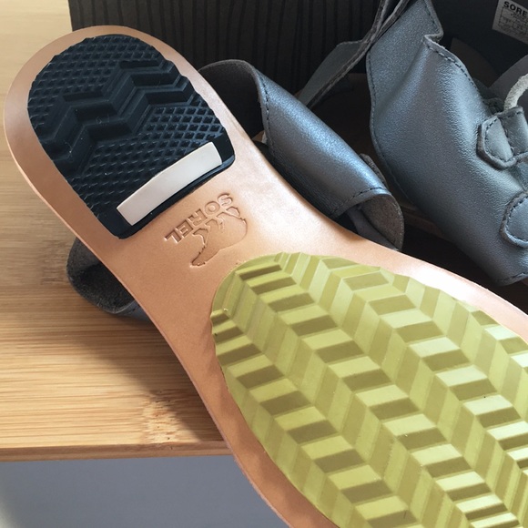 Sorel Sandel Gray/Silver Size 7 - Picture 3 of 6